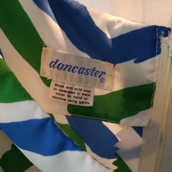 VINTAGE Doncaster Sun Dress with Wrap or Head Scarf, Size 12, $48 - Picture 7 of 14